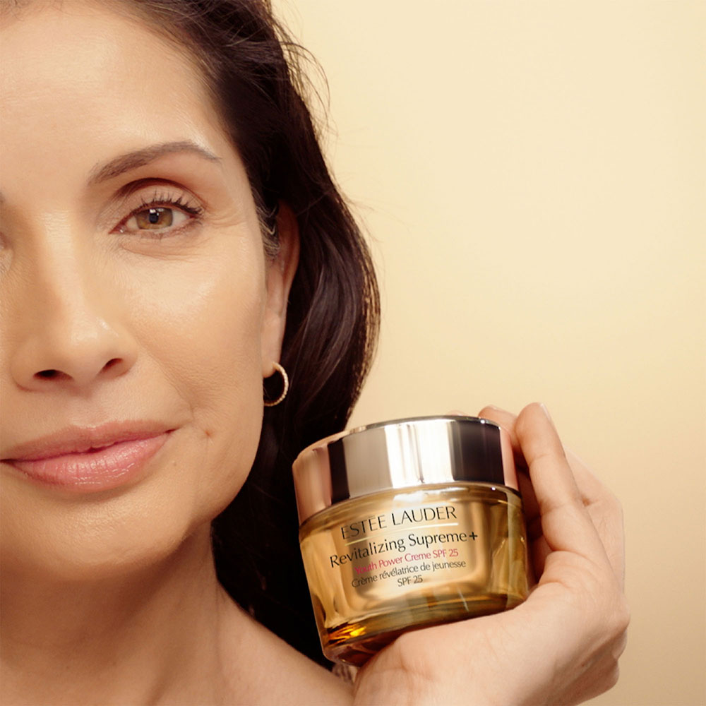 CREMA HIDRATANTE ANTI-EDAD REVITALIZING SUPREME + YOUTH (CREAM CON PROTECCI&Oacute;N SOLAR SPF 25)